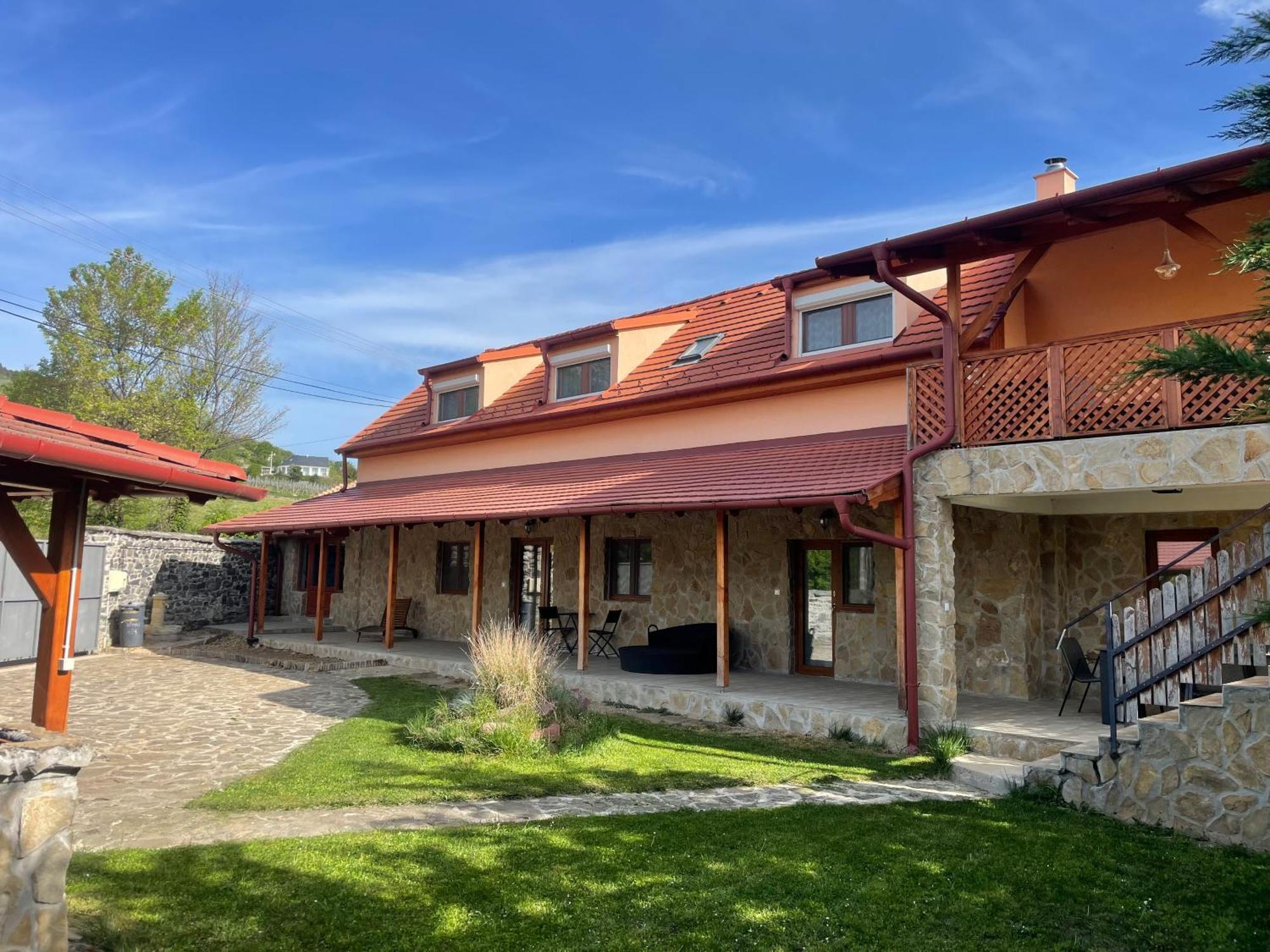 בדקסוניטומאי Szoegedi Villa מראה חיצוני תמונה